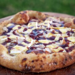 Smoked Chicken and Brie Pizza